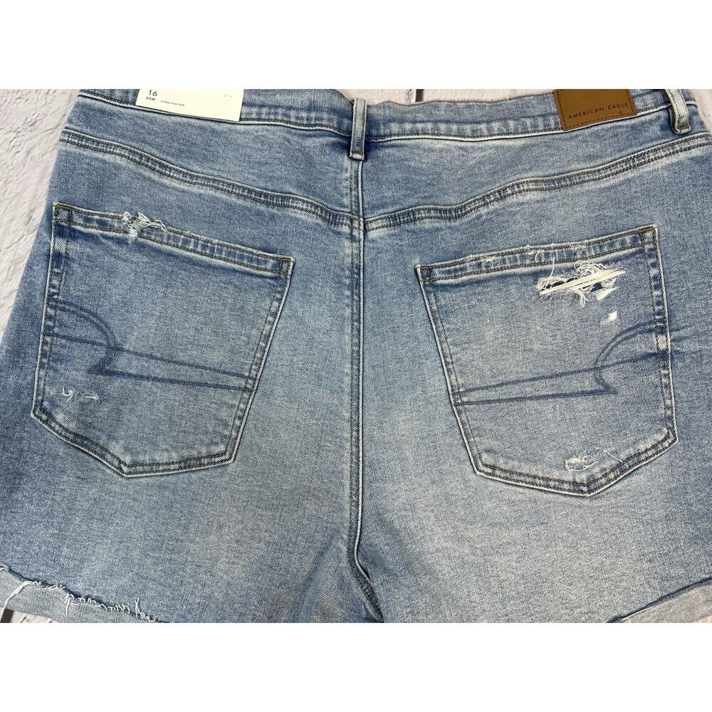 NWT American Eagle Strigid Relaxed Denim Shorts Women 16 Distressed Light Wash - Picture 4 of 7